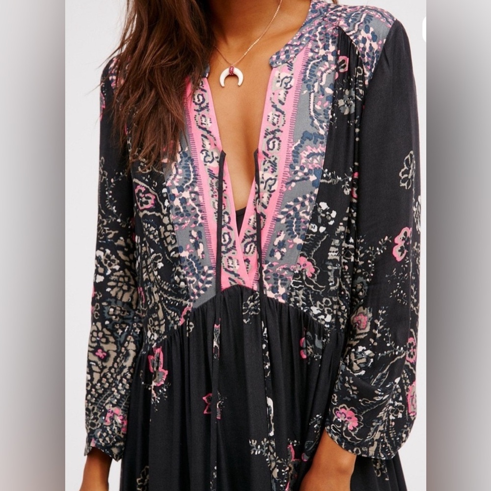 Free people “If you only knew “ maxi dress w/leg slits and tie neck size small - Picture 4 of 15